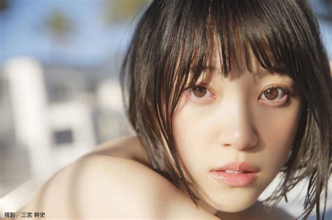 【写真 3 4枚】乃木坂46堀未央奈：ソロ写真集の表紙を公開 水着で表紙はメンバー初 Mantanweb（まんたんウェブ）