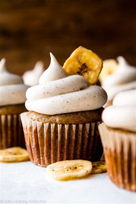 Super Moist And Flavorful Banana Cupcakes With Creamy Cinnamon Cream Cheese Frosting On Top