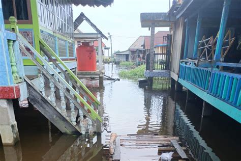 Puluhan Rumah Di Jejawi Oki Terendam Banjir Aktivitas Warga Terhambat