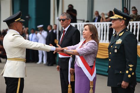 Presidenta Dina Boluarte Participa En La Ceremonia De Graduaci N De