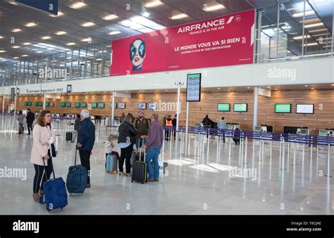 ORLY AIRPORT THE NEW TERMINAL 3 Stock Photo - Alamy