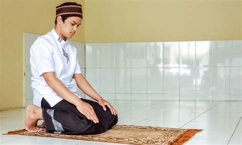 Bacaan Duduk Diantara Dua Sujud Sesuai Sunah