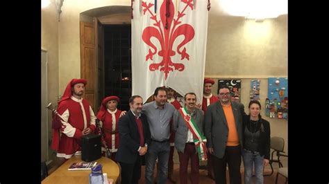 Il Gonfalone Del Comune Di Firenze Per La Prima Volta In Visita