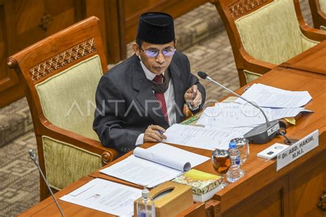 Uji Kelayakan Dan Kepatutan Calon Hakim Agung Antara Foto