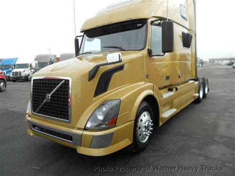 Volvo 780 2011 Sleeper Semi Trucks