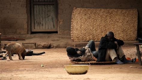 A Koundjili une semaine après le massacre les habitants entre