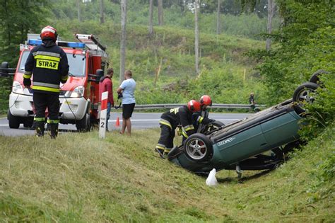 Gmina Miastko Wypadek Na Krajowej Audi Dachowa O I Zatrzyma O Si