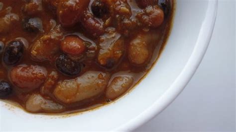 vegan chili con carne with beans