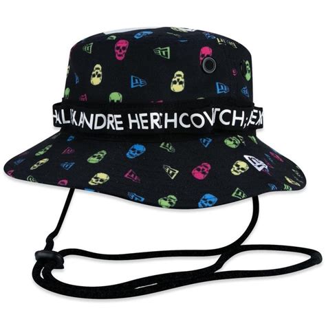 Chapéu New Era Bucket Collab Alexandre Herchcovitch Full Logo