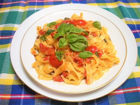 Tagliatelle Al Pomodoro Fresco E Basilico Blog Di Cucina Facile E