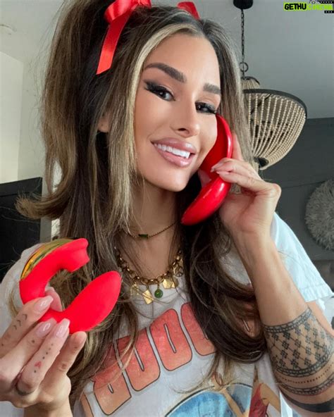 Brittany Furlan Wiki, Biography, Age, Gallery, Spouse and more