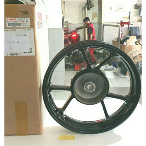 Jual VELG BELAKANG YAMAHA LEXI ORIGINAL HITAM Shopee Indonesia