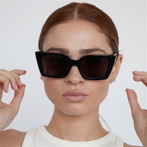 Lu Goldie Lucia Sunglasses Black Abicus