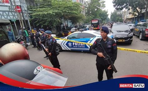 Polisi Ungkap Pelaku Tunggal Bom Bunuh Diri Bandung Tewas Halaman