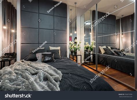 19,121 Wardrobe Mirror Images, Stock Photos & Vectors | Shutterstock