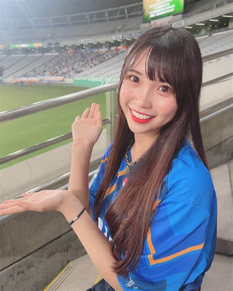 尾上美月さんのインスタグラム写真 尾上美月instagram「昨日の試合観戦ショットです💓📷🏟️⚽️📣 勝ってよかった〜！！😙