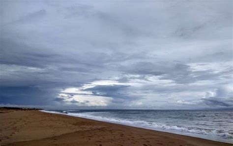 Puri Beach Odisha, Tourist Attractions, Water Activities & Photos