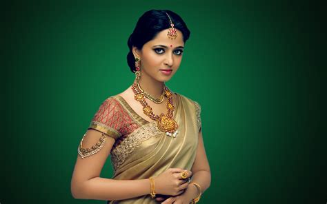 Anushka Shetty | Anushka Shetty Sarees | Anushka Shetty in Saree ...