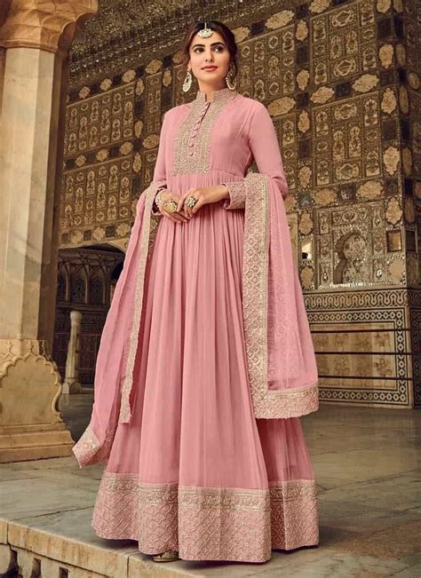 Top 10 Pakistani Salwar Kameez Outfits For Women Should Have