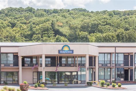 Days Inn by Wyndham Princeton | Princeton, WV Hotels