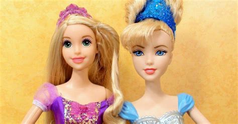Sindirella Ve Rapunzel Dans Dersi Evcilik Tv Oyuncaklarla Evcilik