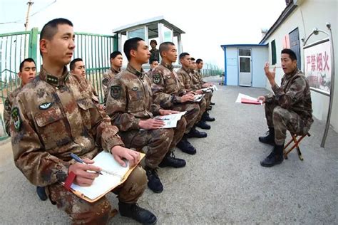 从北京返回部队，这位全国人大代表直奔伞训场 中华人民共和国国防部