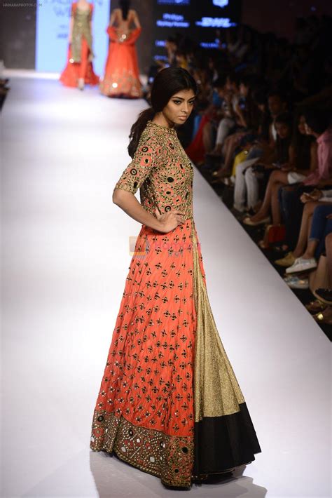 Model Walks For Arpita Mehta Show At LIFW Day 5 On 29th Aug 2015