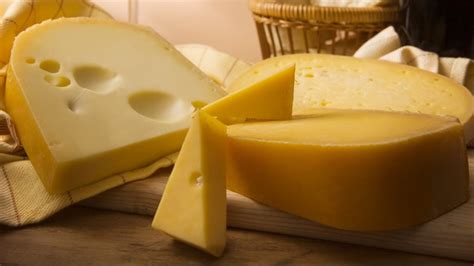 What S The Difference Between Edam And Gouda Cheese