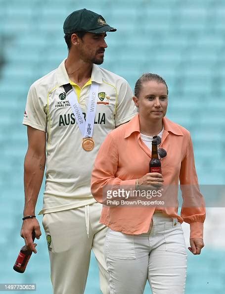 Mitchell Starc And His Wife Alyssa Healy On The Field After The Icc