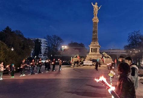 Изгориха Ньойския договор пред Паметника на свободата в Русе - TVN.BG