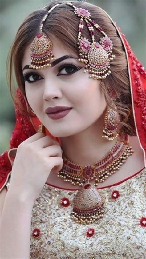 Pin By Zaib Khan On Dulhan Images Beautiful Bridal Makeup Best