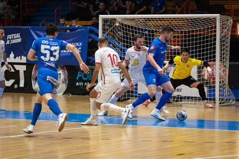 Majstorica U Domu Sportova Izme U Futsal Dinama I Torcide Hrt