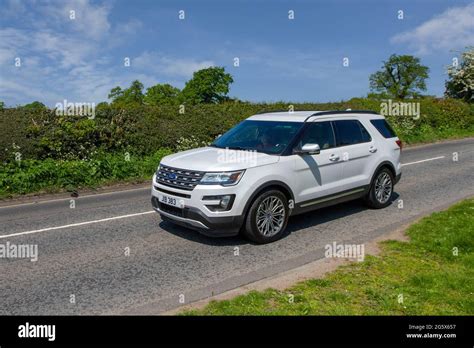 Ford Explorer On Road Hi Res Stock Photography And Images Alamy