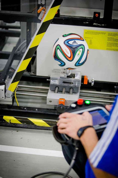 Brazuca 2014 - официальный мяч Чемпионата Мира 2014
