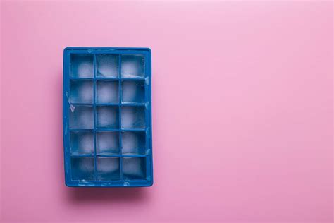 What Are the Ice Cube Tray Dimensions? - HowdyKitchen