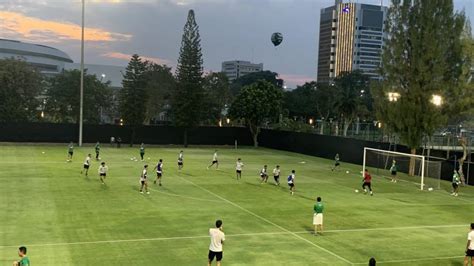 Timnas Indonesia Latihan Perdana Jelang Lawan Argentina Lapangan