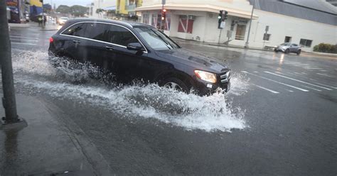 Hawaii Weather Winter Storm Brings Flash Flooding And High Winds As