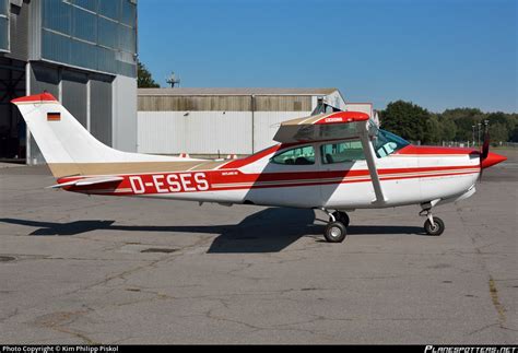 D ESES Private Cessna TR182 Turbo Skylane RG Photo By Kim Philipp