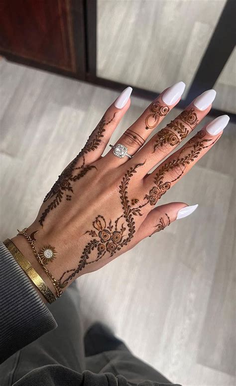 Simple Henna Ideas For Stylish Expressions Intricate Floral