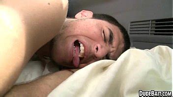 Maromo hetero es engañado para tener sexo gay XVIDEOS