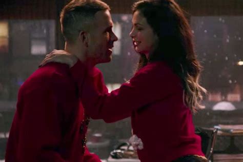 'Deadpool' Makes Indecent Marriage Proposal in Raunchy Official Clip ...