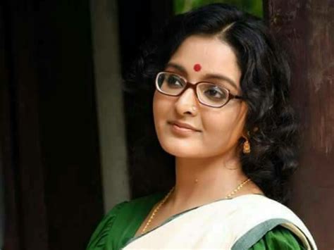 Manju Warrier To Seek Daughter Meenakshis Custody In Court After