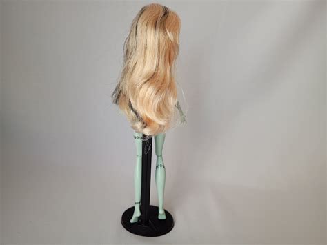 Boneca Monster high Freaky Fusion frankie nude Incomplete Taffy Shop Brechó de brinquedos
