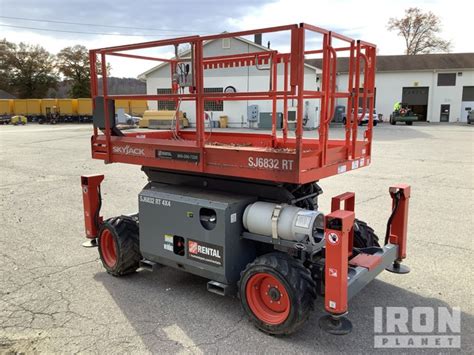 2018 Skyjack SJ6832RT 4x4 Dual Fuel Scissor Lift In North Franklin