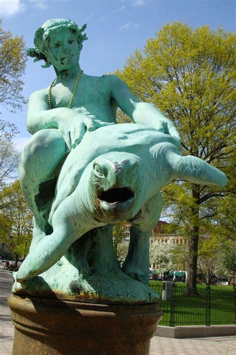 15 Very Weird Statues