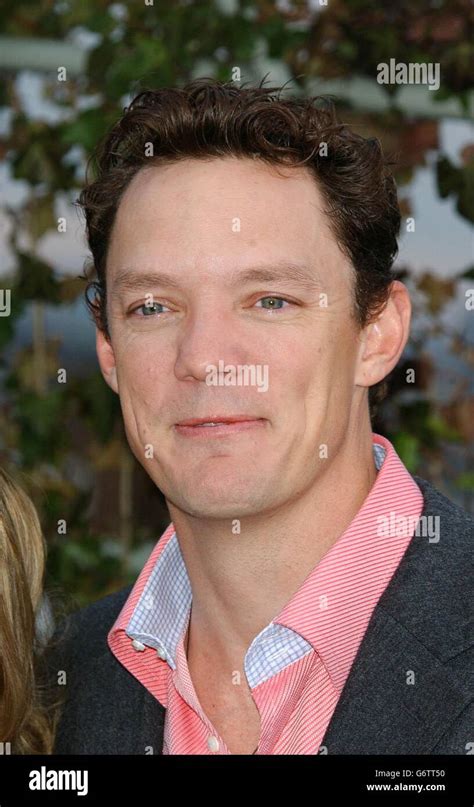 Matthew lillard scooby doo hi-res stock photography and images - Alamy