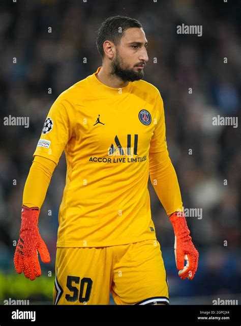 Donnarumma psg Banque de photographies et dimages à haute résolution