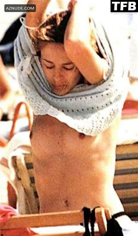 Kylie Minogue Sexy Seen Topless Showcasing Her Bare Tits At The Beach In St Tropez AZNude