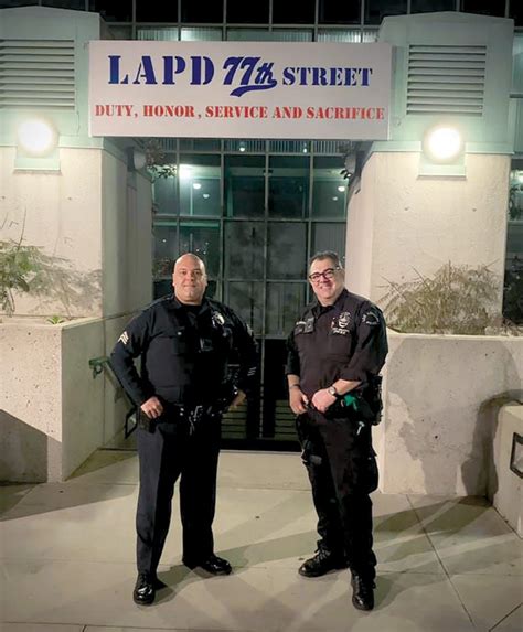 Lapd Reserves Go Above And Beyond During Covid 19 Los Angeles Police