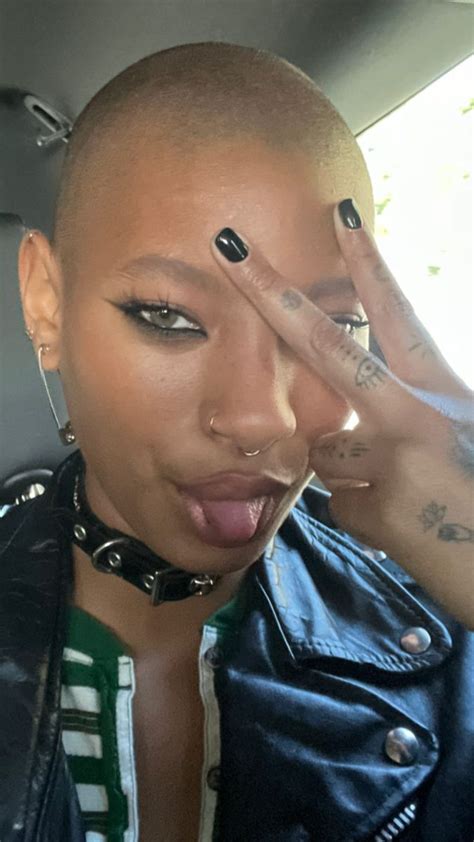 Pin By Mysmallworld On Willow Shaved Head Women Black To Blonde Hair Willow Smith